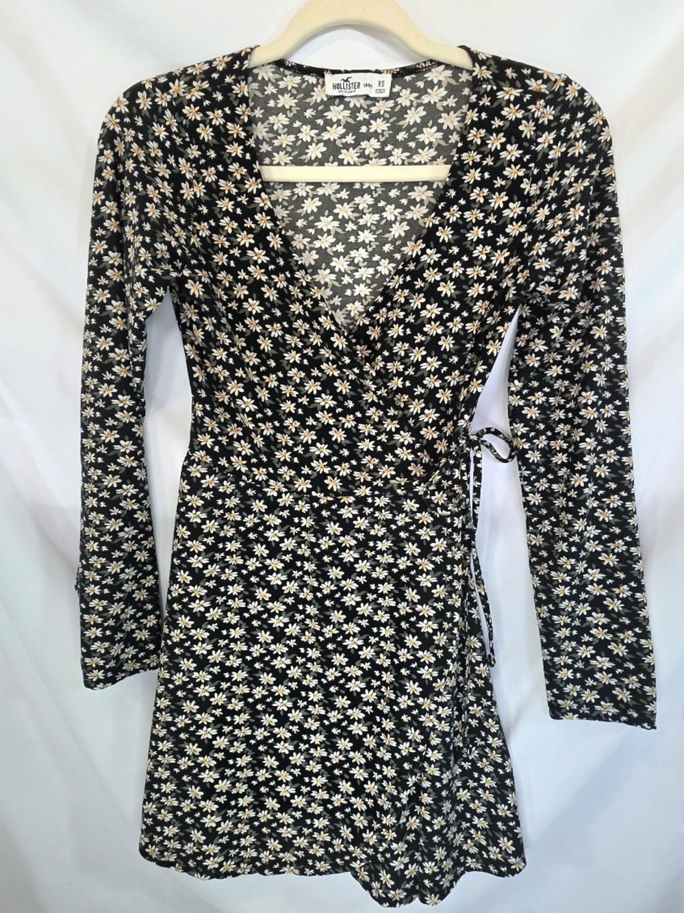 Hollister Floral Bodycon Wrap Dress Long Sleeve Short Black White Yellow XS